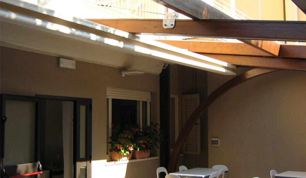 סניגליה Hotel Trieste מראה חיצוני תמונה