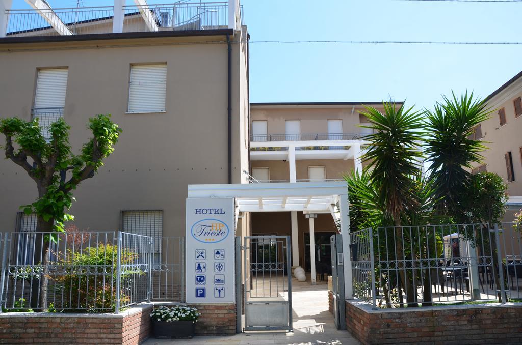 סניגליה Hotel Trieste מראה חיצוני תמונה