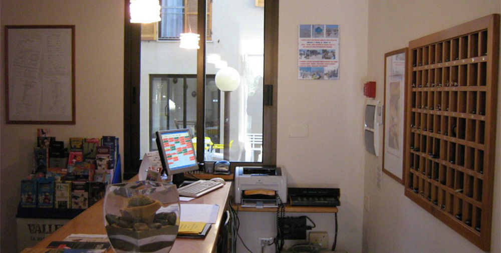 סניגליה Hotel Trieste מראה חיצוני תמונה
