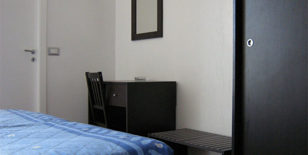 סניגליה Hotel Trieste מראה חיצוני תמונה