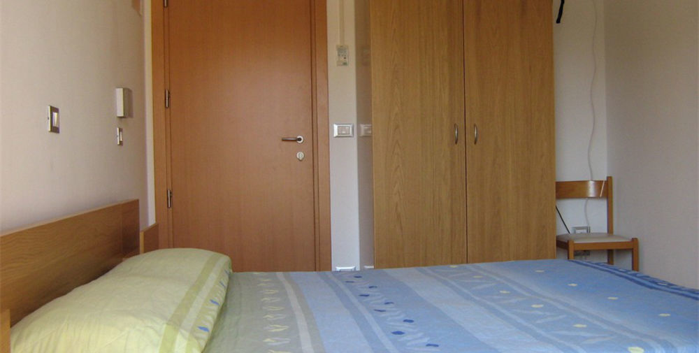 סניגליה Hotel Trieste מראה חיצוני תמונה